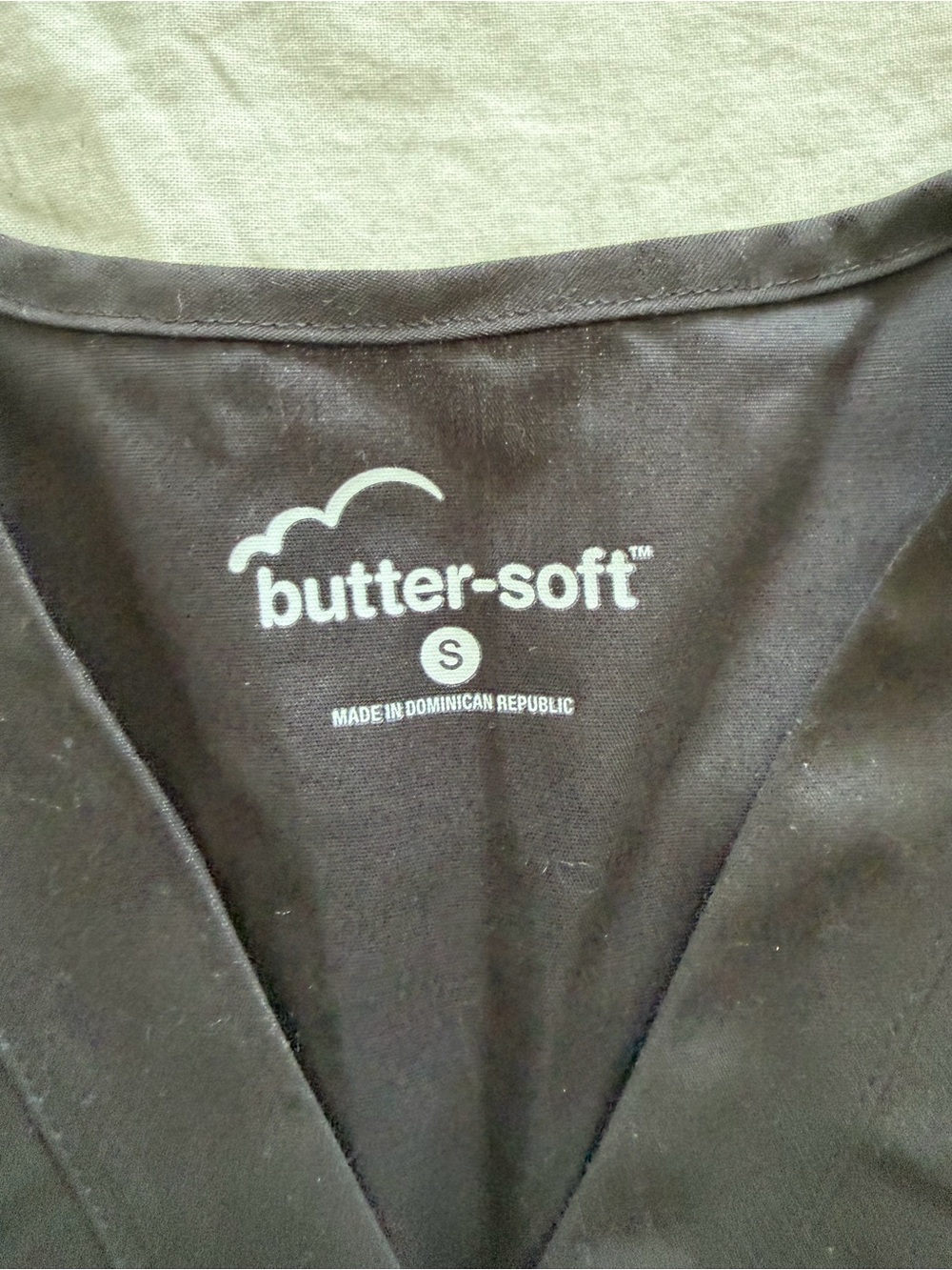 Butter-Soft Women’s Black V-Neck Scrubs Top and Pants Set Small/Medium NWT - Picture 3 of 16